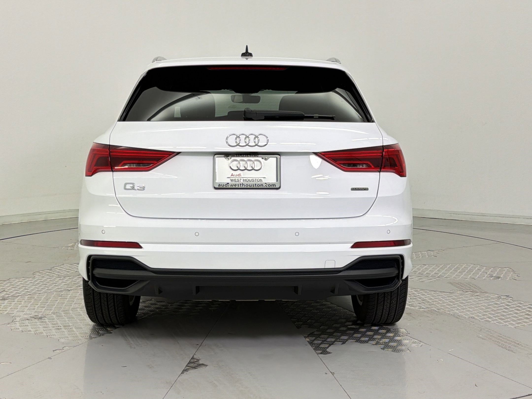 Certified 2025 Audi Q3 2.0T Premium w/ Convenience Package image 10