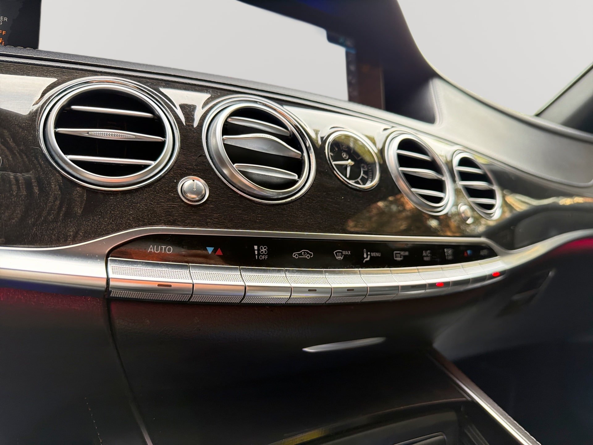 Used 2019 Mercedes-Benz S 560 4MATIC Sedan image 17