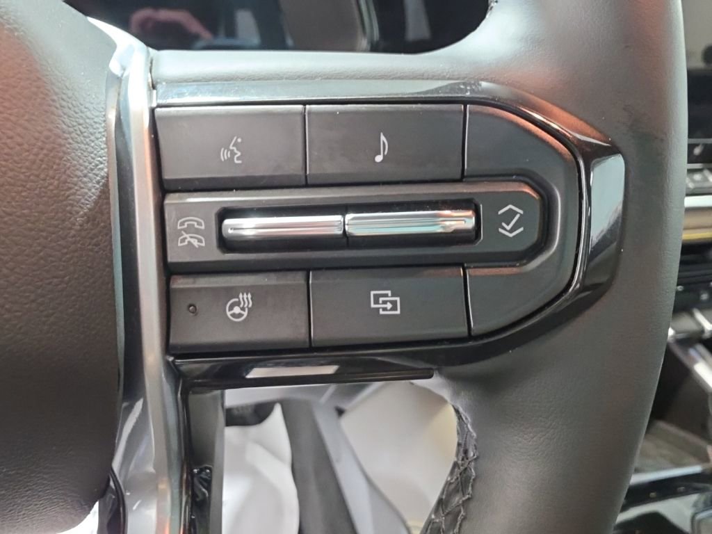 Used 2025 Chevrolet Colorado ZR2 w/ Technology Package image 25