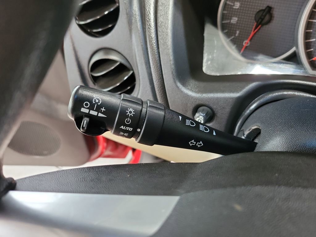 Used 2008 Pontiac Grand Prix image 38