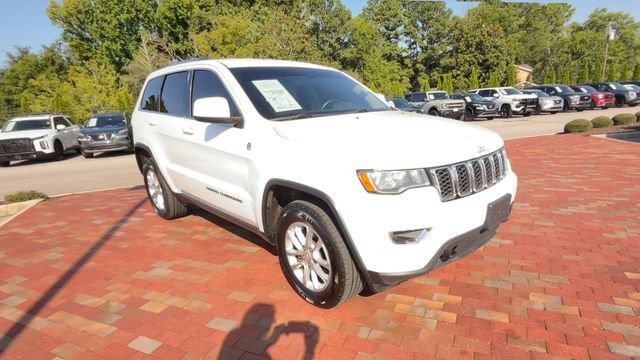 Used 2021 Jeep Grand Cherokee Laredo AWD/4WD image 3