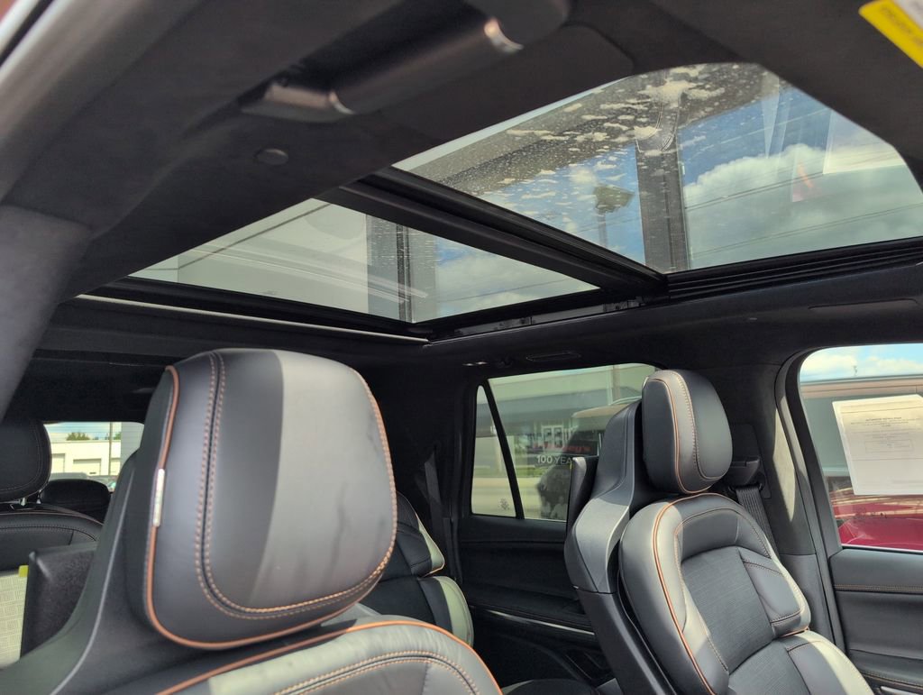 New 2025 Lincoln Navigator L Black Label image 10