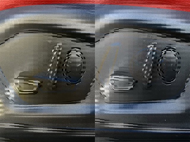 Used 2023 Ford Explorer XLT image 28