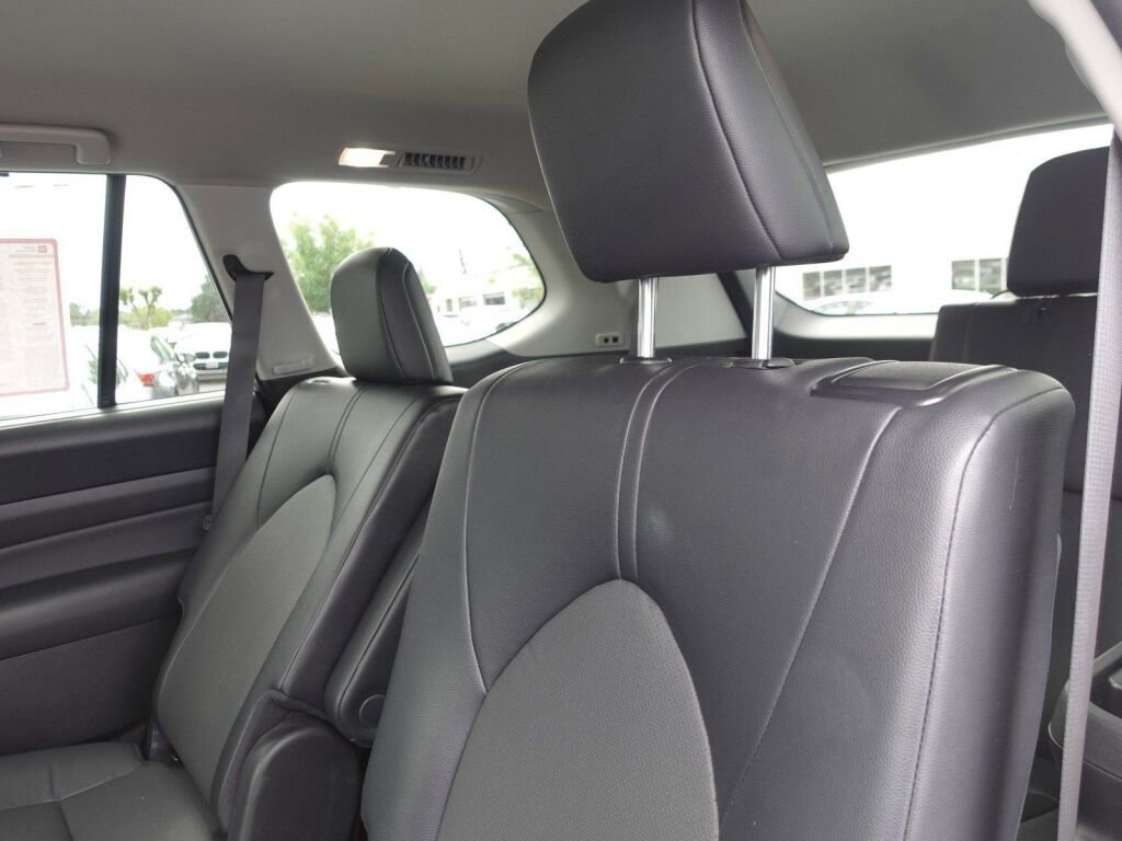 Certified 2025 Toyota Grand Highlander AWD image 11