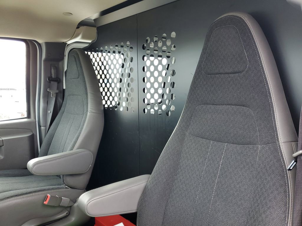 Used 2020 GMC Savana 2500 w/ Driver Convenience Package image 9