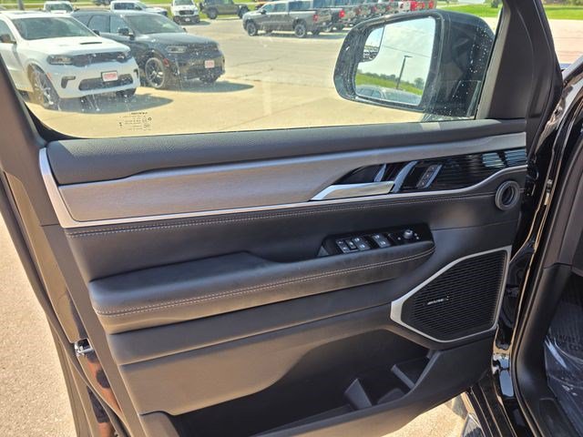 New 2026 Jeep Grand Wagoneer Limited w/ Convenience Group I AWD/4WD image 27