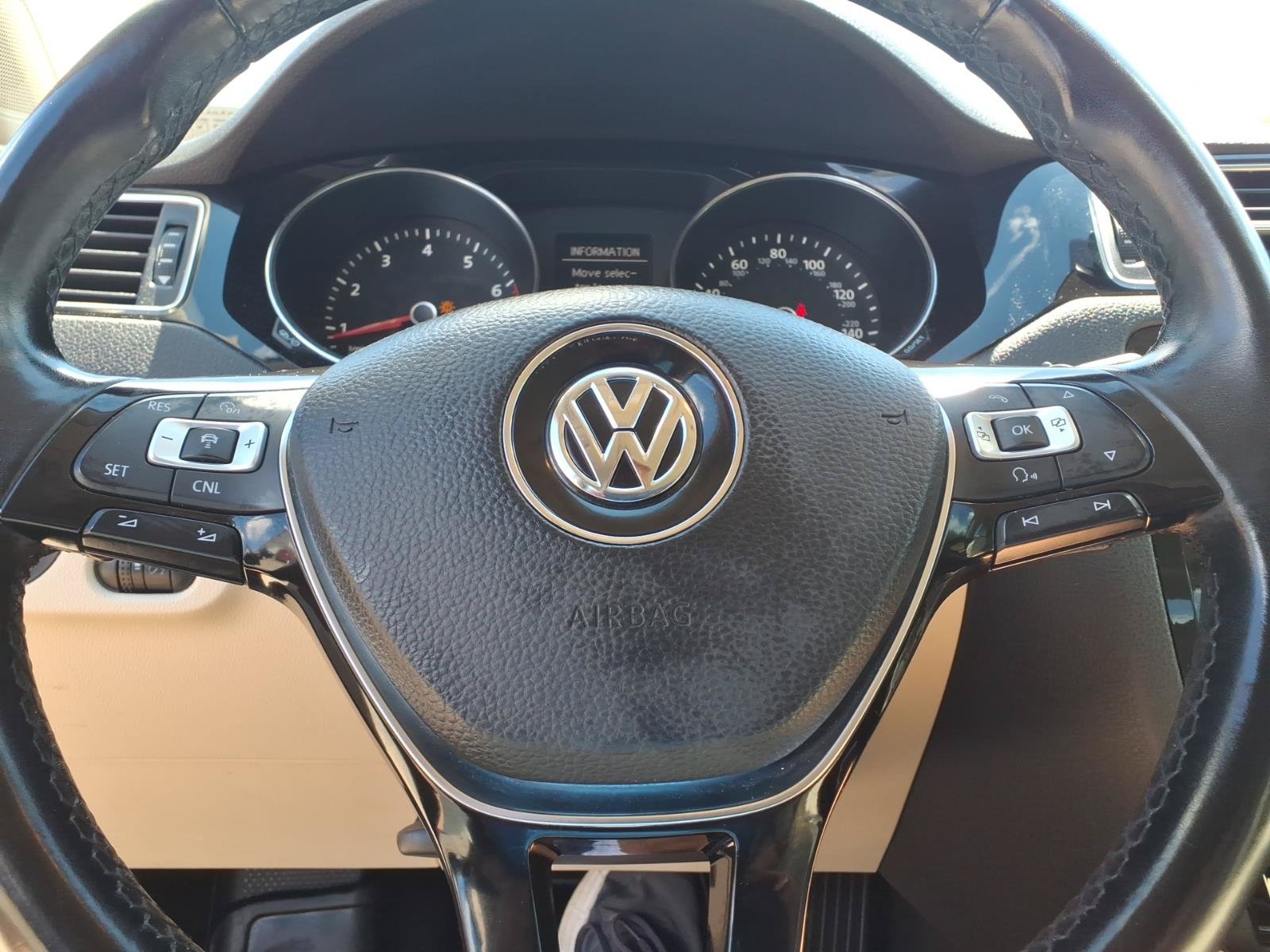 Used 2017 Volkswagen Jetta SEL FWD image 14