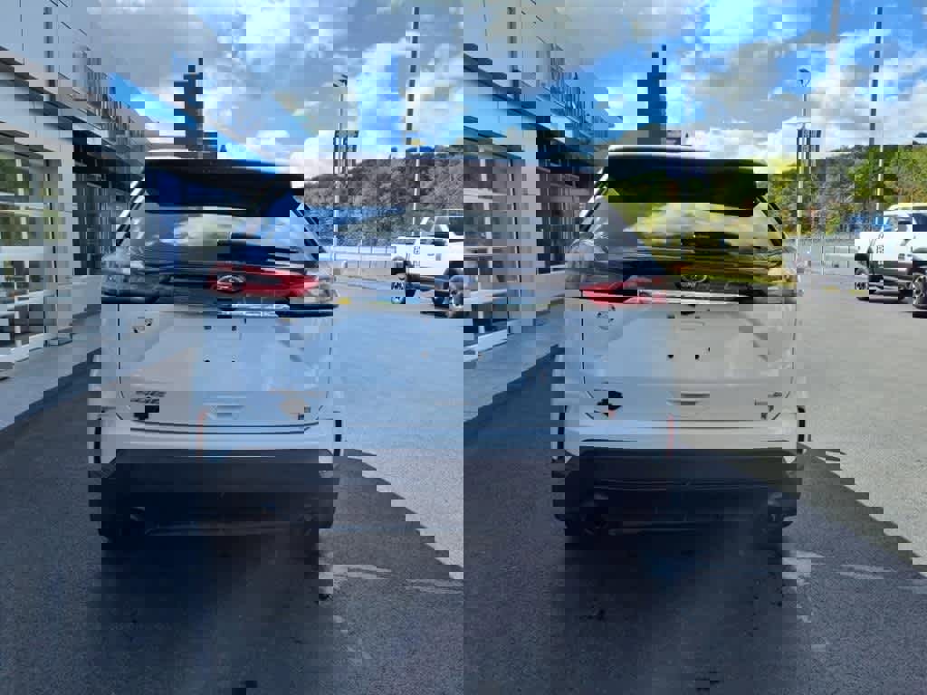 Used 2019 Ford Edge SE image 5