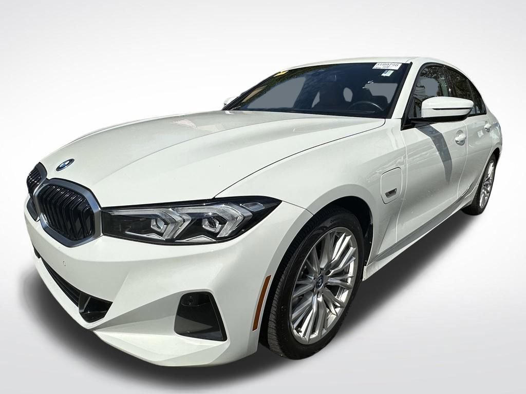 Used 2023 BMW 330e xDrive w/ Driving Assistance Package image 7