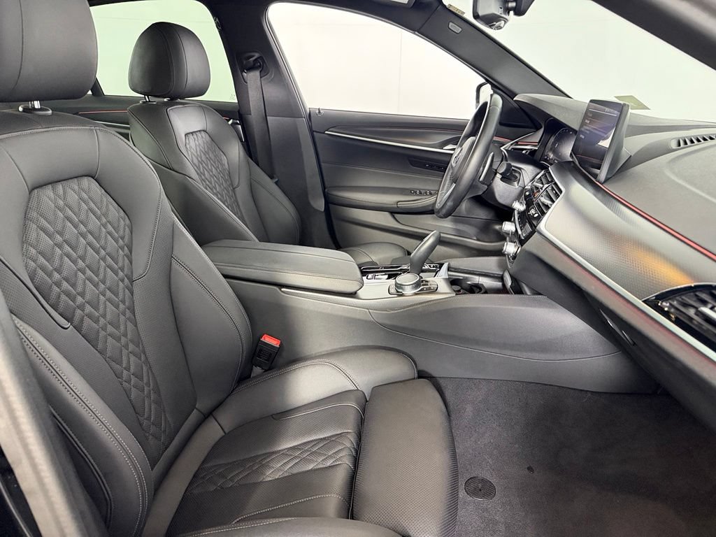 Used 2023 BMW 540i w/ M Sport Package RWD image 32