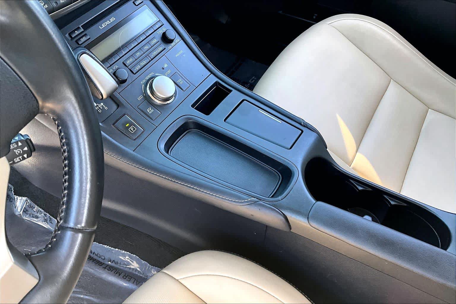 Used 2014 Lexus CT 200h FWD image 16