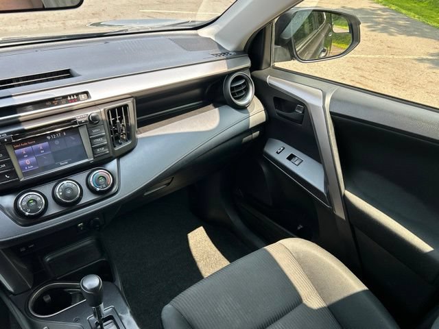 Used 2018 Toyota RAV4 LE w/ All Weather Liner Package AWD/4WD image 44