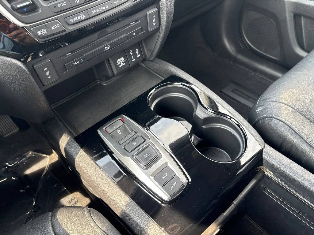 Used 2018 Honda Pilot Touring image 22