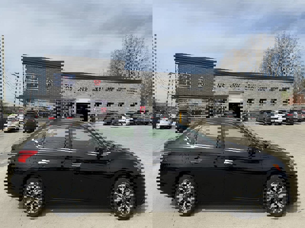 Used 2019 Nissan Sentra SV w/ Special Edition Package image 9