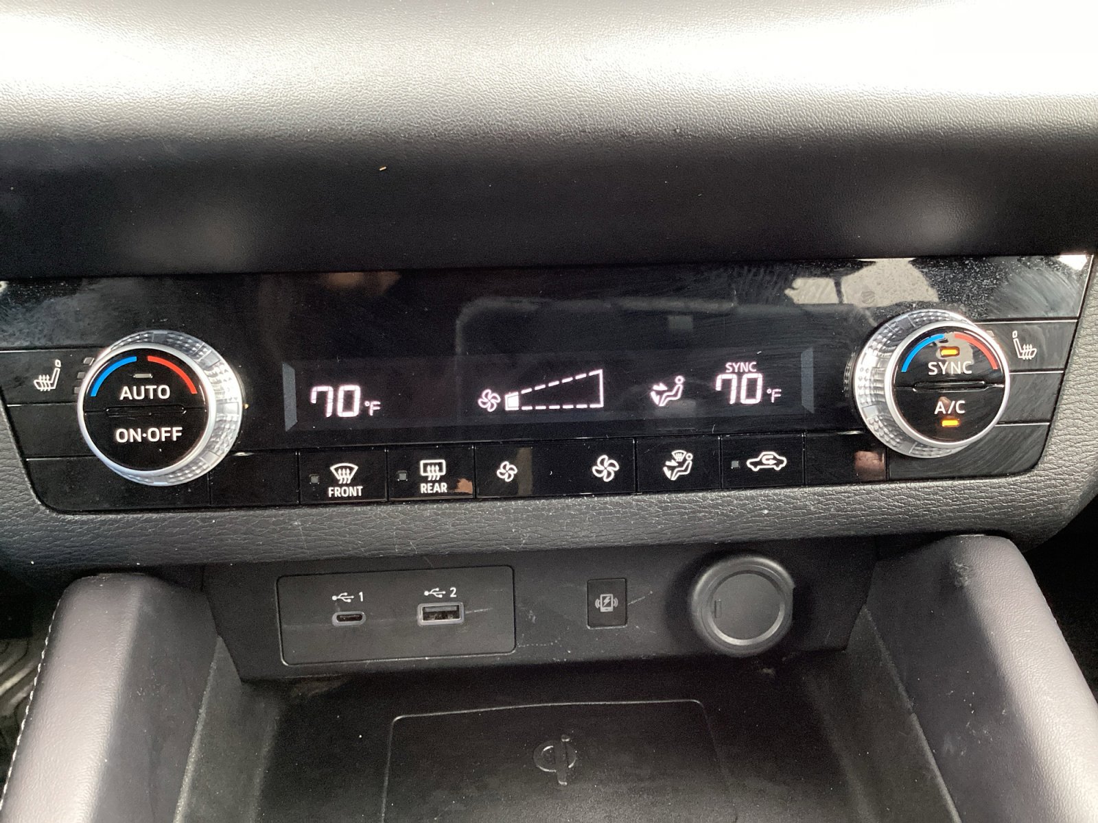 Used 2024 Mitsubishi Outlander SE Black Edition FWD image 24