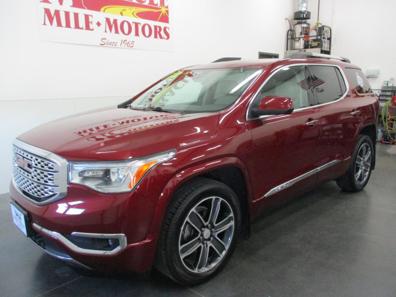 Used 2018 GMC Acadia Denali w/ Technology Package image 3