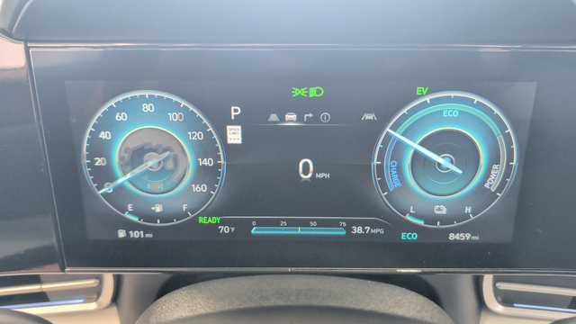 Certified 2025 Hyundai Elantra Limited FWD image 17