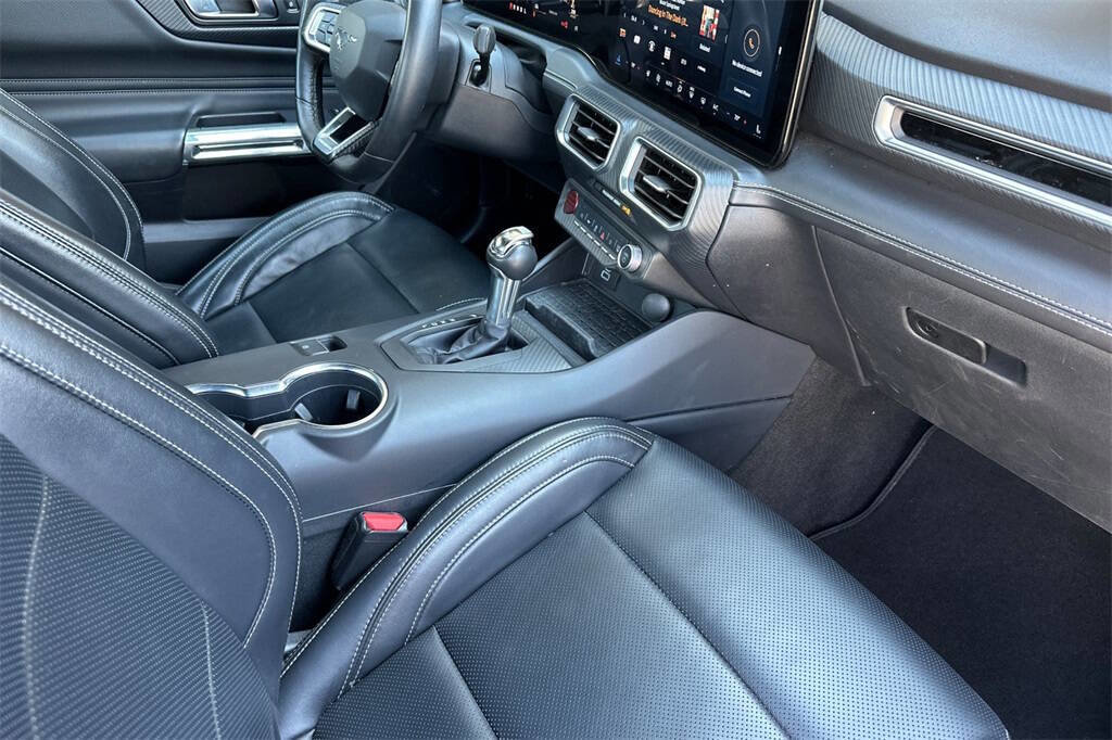 Used 2024 Ford Mustang Premium image 15