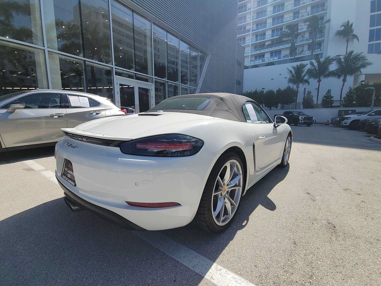 Used 2021 Porsche 718 Boxster RWD image 6