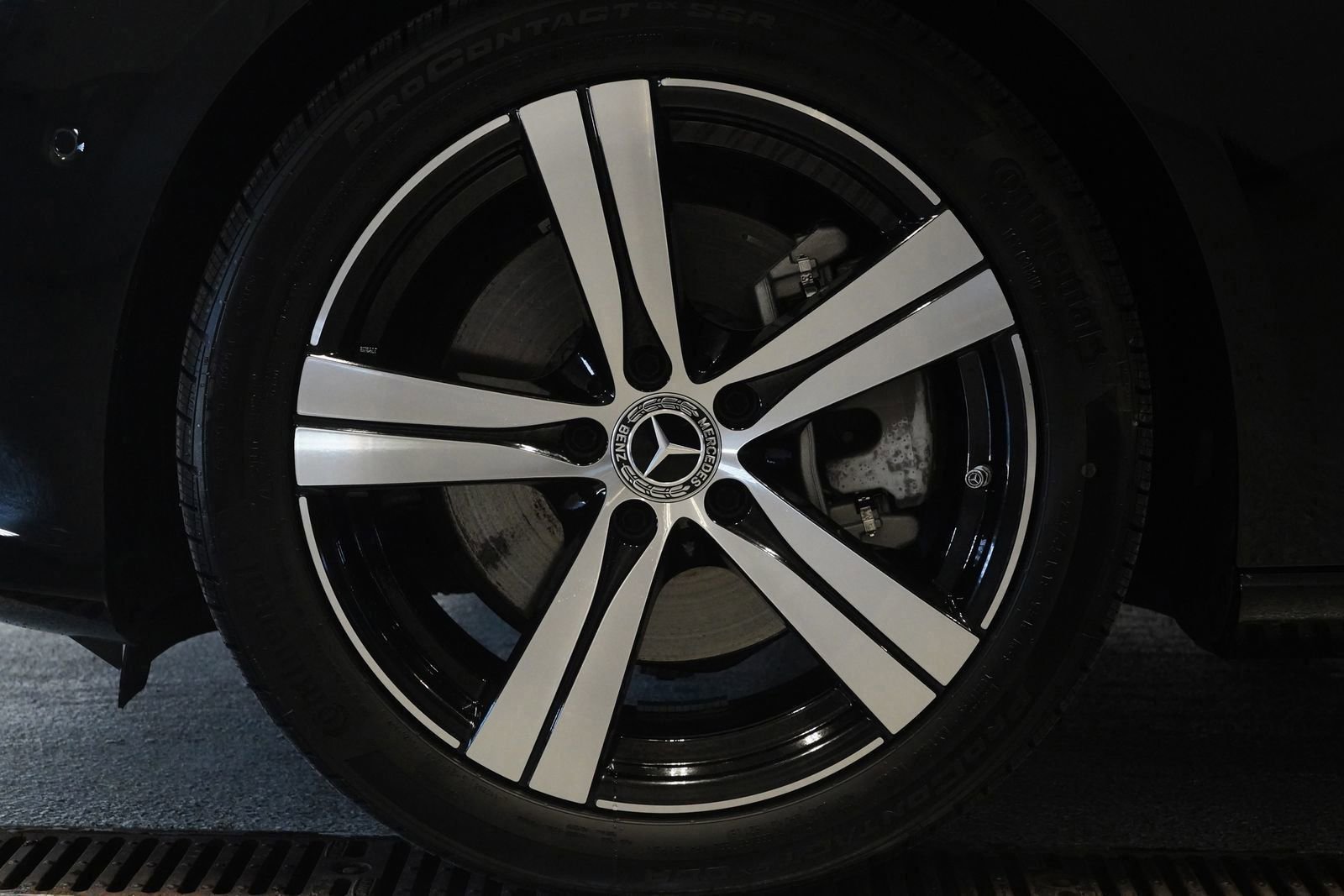 Used 2025 Mercedes-Benz C 300 4MATIC Sedan image 8