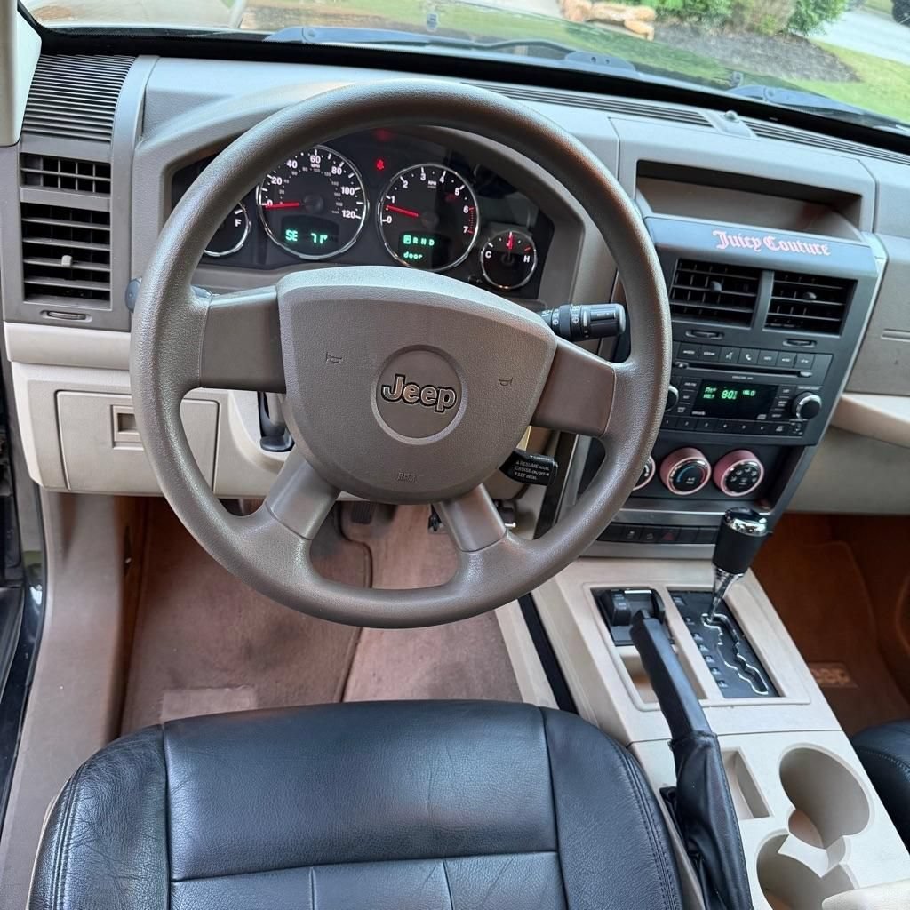 Used 2010 Jeep Liberty Sport w/ Popular Equipment Group AWD/4WD image 17