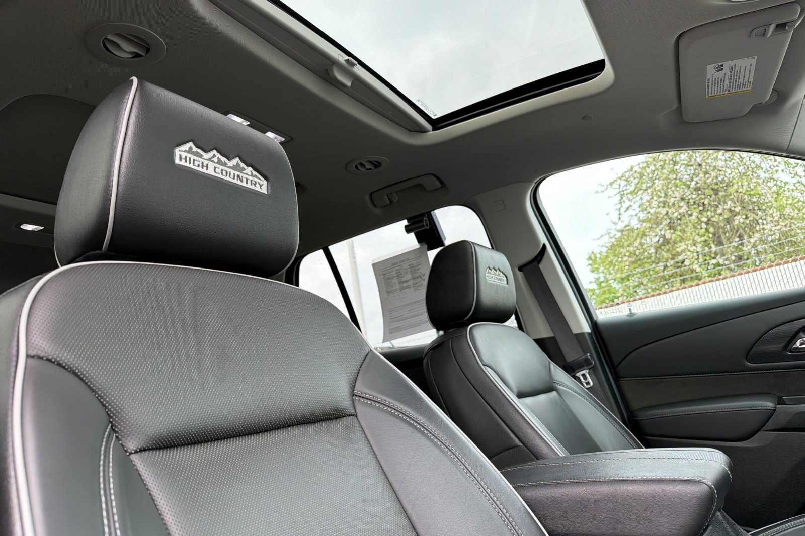 Used 2020 Chevrolet Traverse High Country w/ LPO, Floor Liner Package AWD/4WD image 15