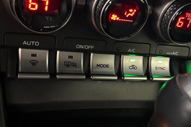 Used 2022 Toyota GR86 Premium w/ ALL Weather Mat Package (TMS) image 35