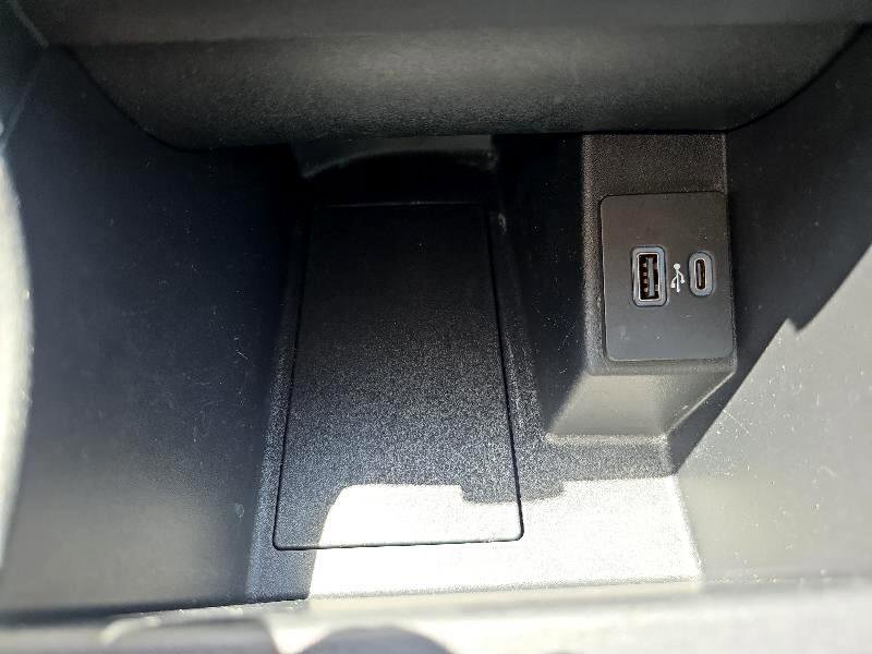 Used 2022 Ford Edge SEL image 16