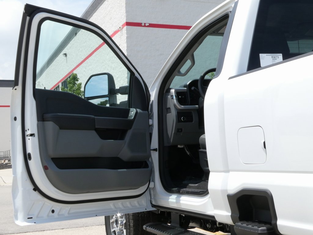 New 2025 Ford F350 XLT w/ FX4 Off-Road Package image 25