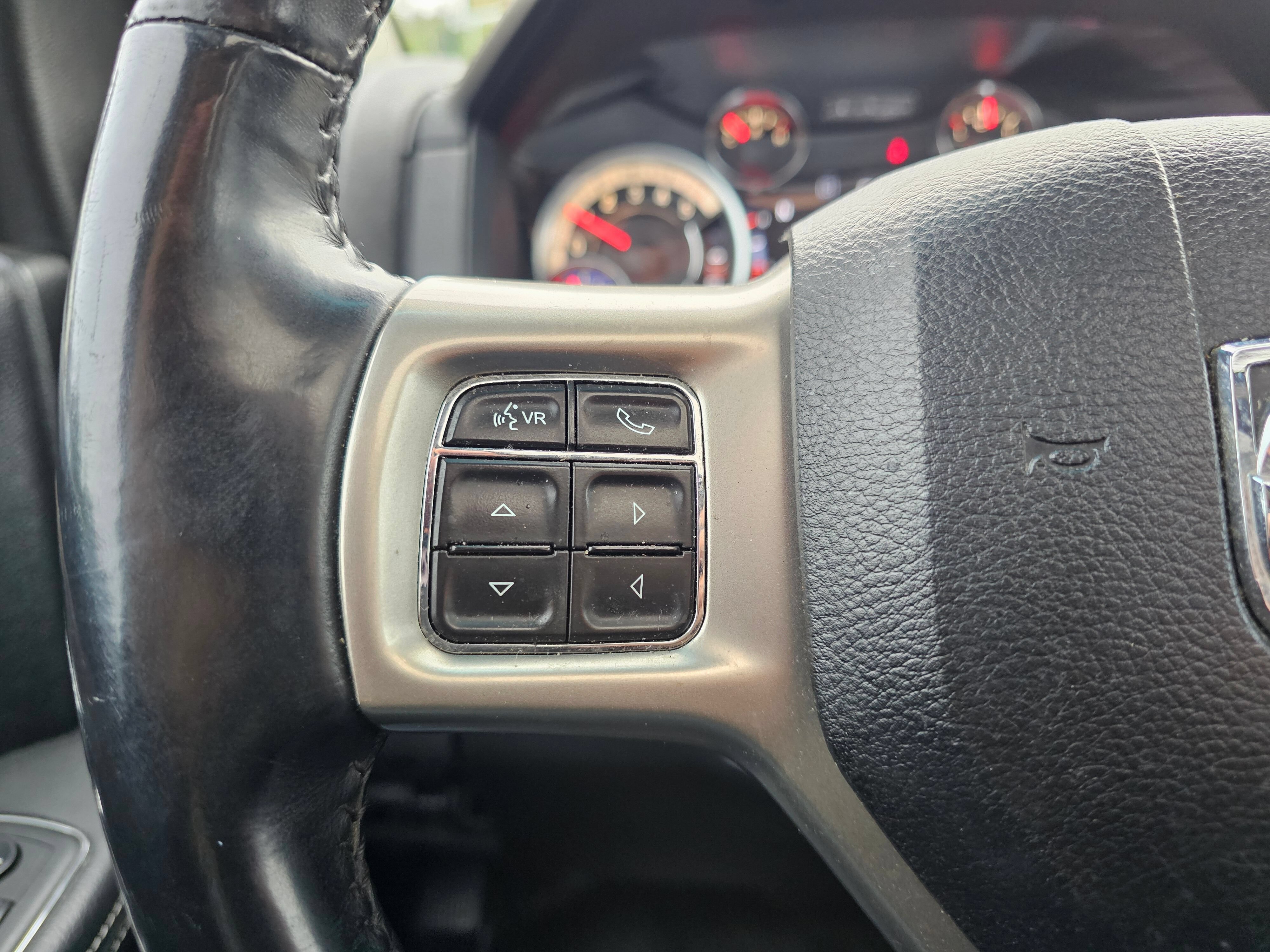 Used 2018 RAM 1500 Laramie AWD/4WD image 24