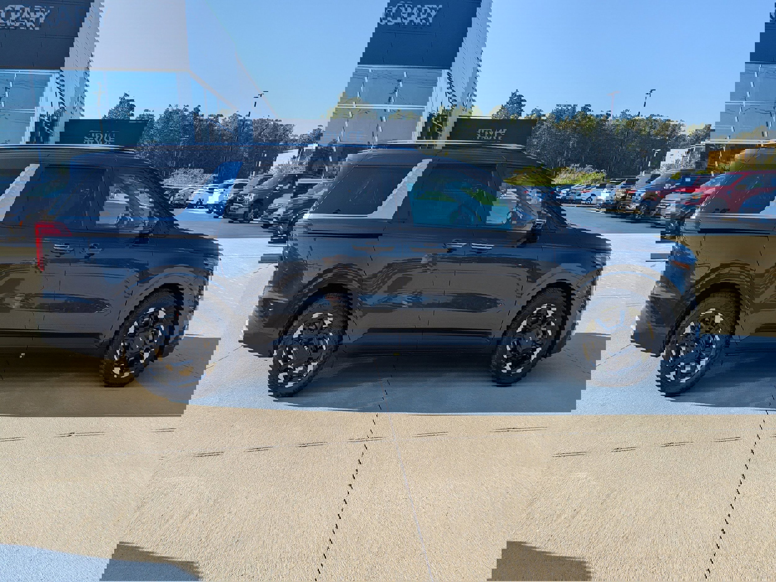 New 2026 Kia Carnival EX image 2