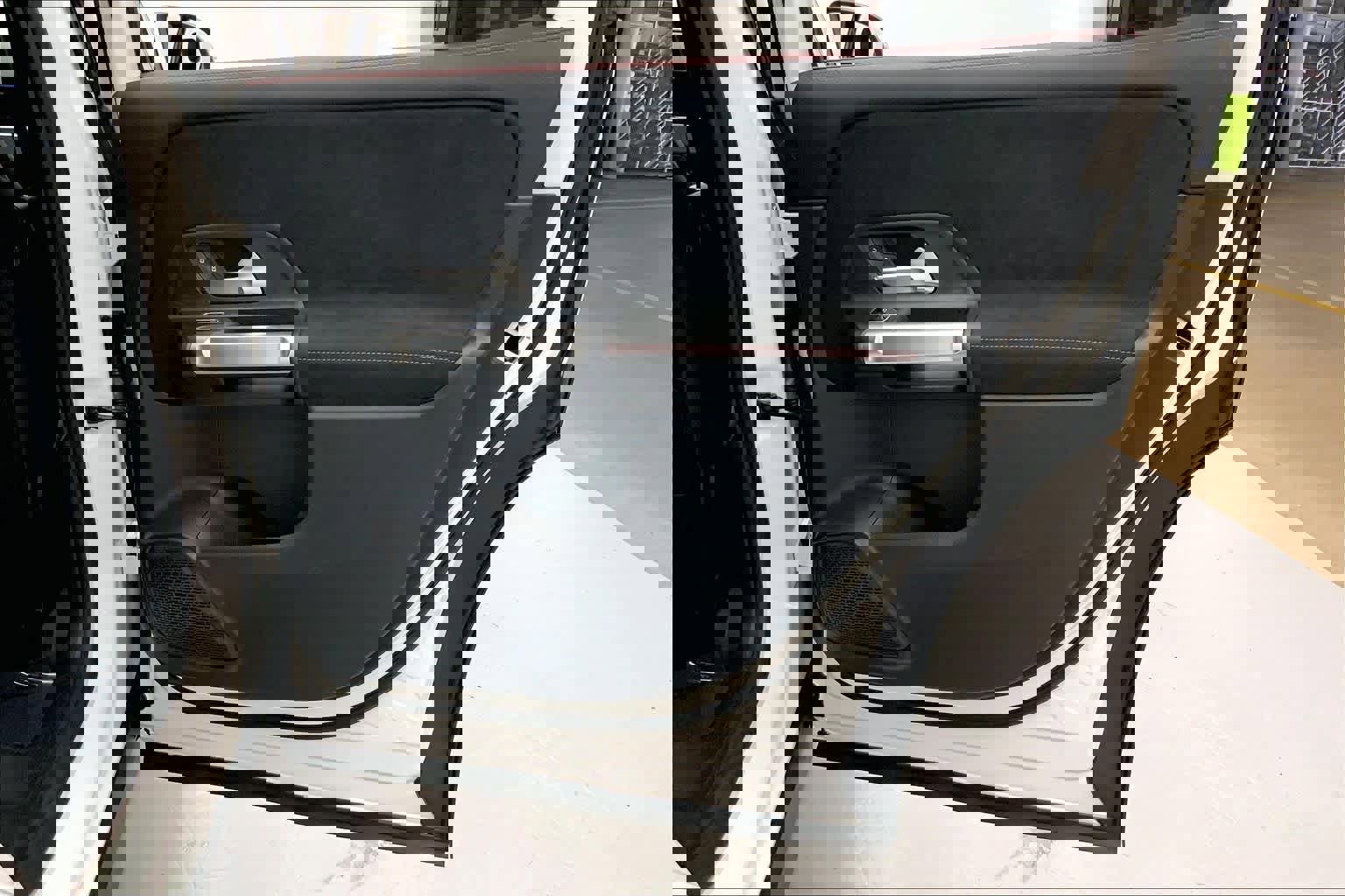 Used 2025 Mercedes-Benz GLB 250 image 13