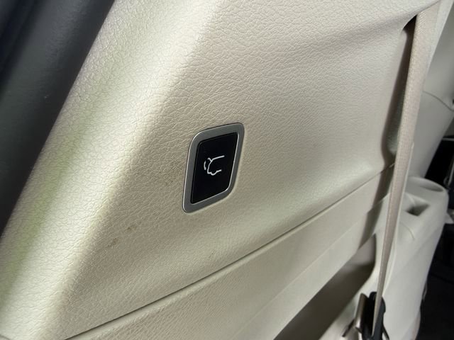 Used 2023 Chrysler Pacifica Touring-L image 27