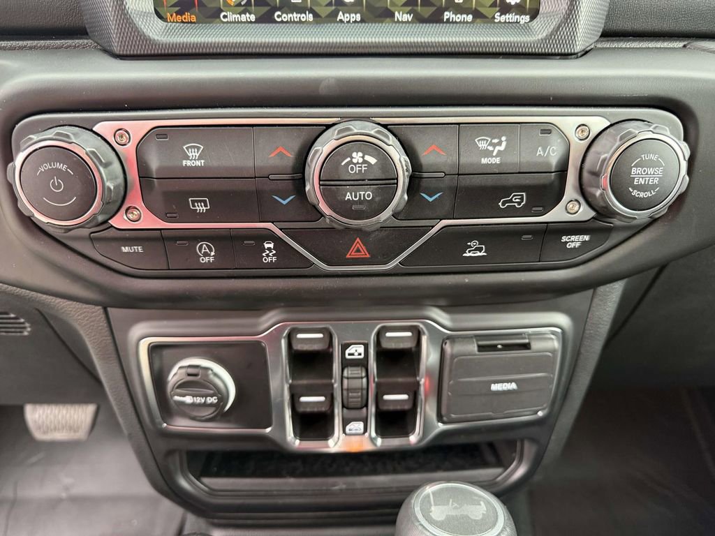 Used 2022 Jeep Wrangler Unlimited Sahara image 21