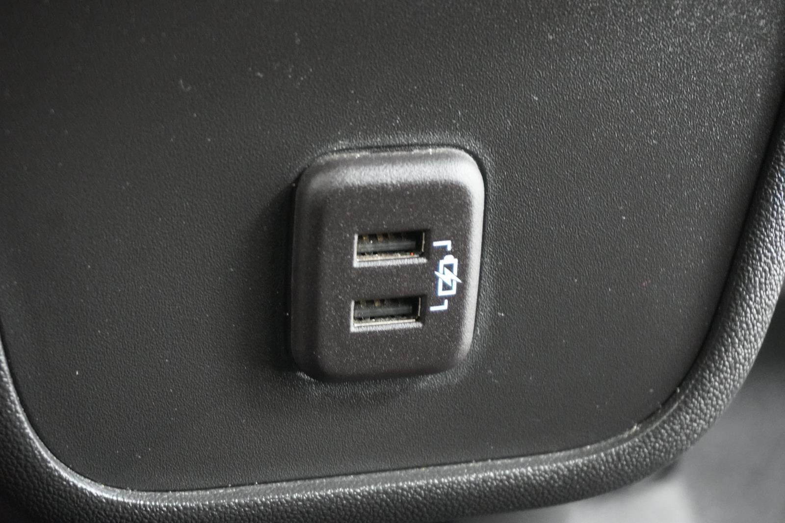 Used 2023 Chevrolet Equinox LT image 40