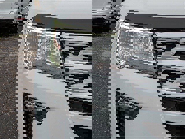 Used 2019 Ford Explorer XLT w/ Equipment Group 201A image 10