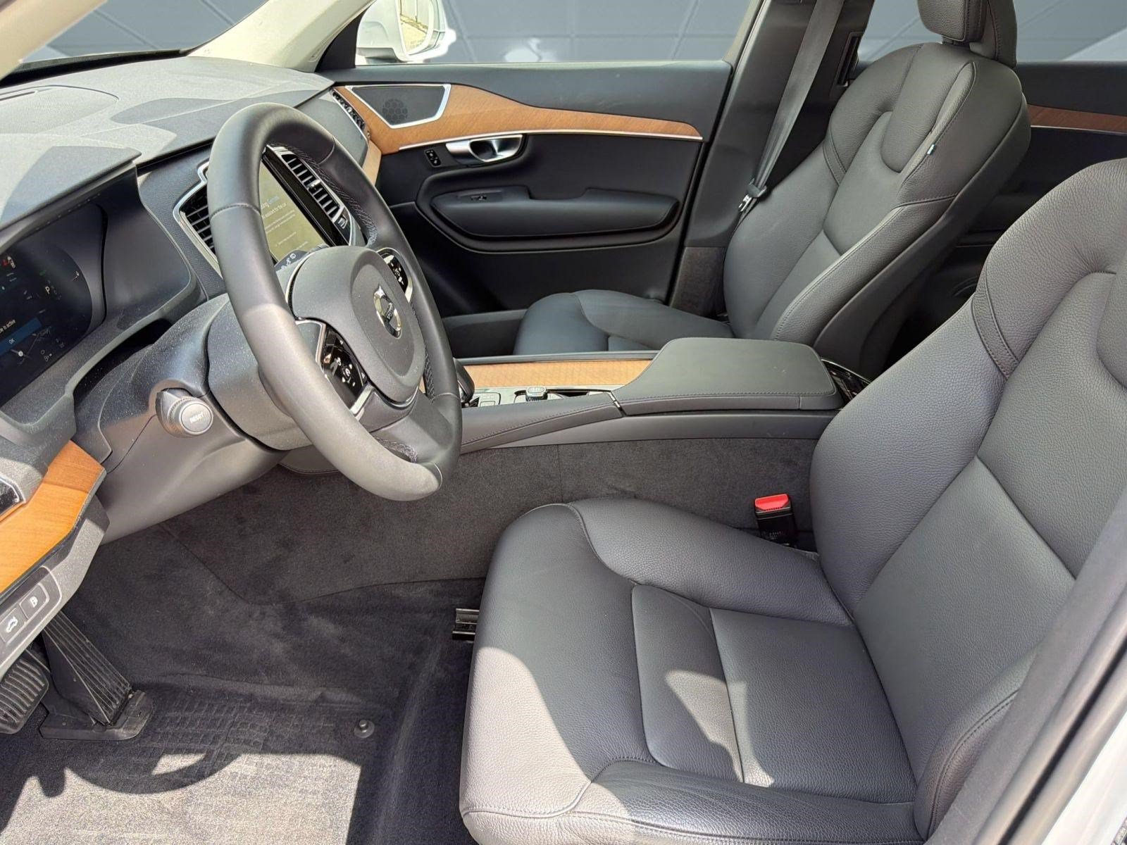 Certified 2024 Volvo XC90 T8 Plus w/ Protection Package Premier AWD/4WD image 5