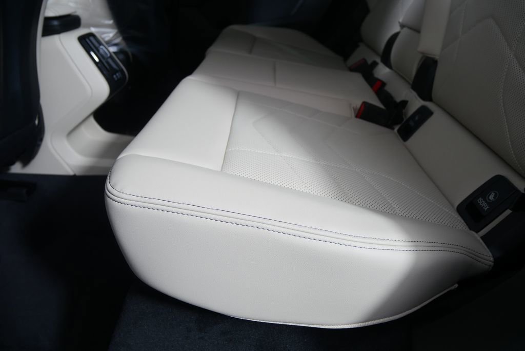 Used 2025 BMW X1 xDrive28i AWD/4WD image 14