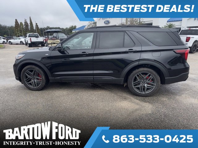 Used 2025 Ford Explorer ST-Line w/ Premium Package image 8