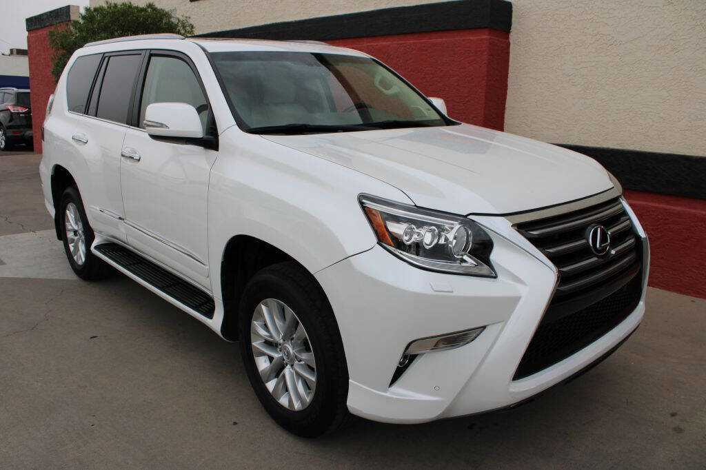 Used 2019 Lexus GX 460 Premium w/ Premium Package image 2