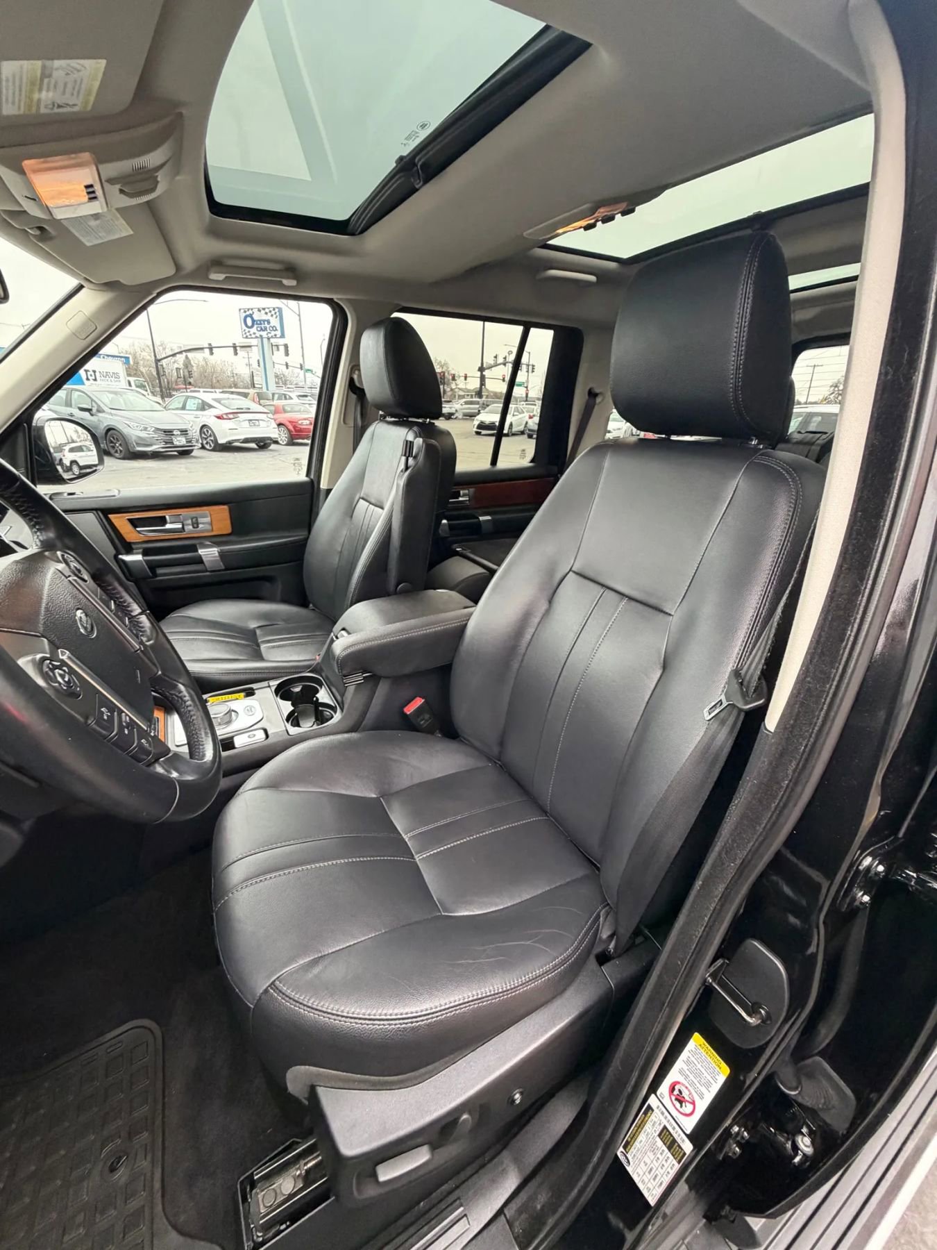 Used 2015 Land Rover LR4 HSE AWD/4WD image 10