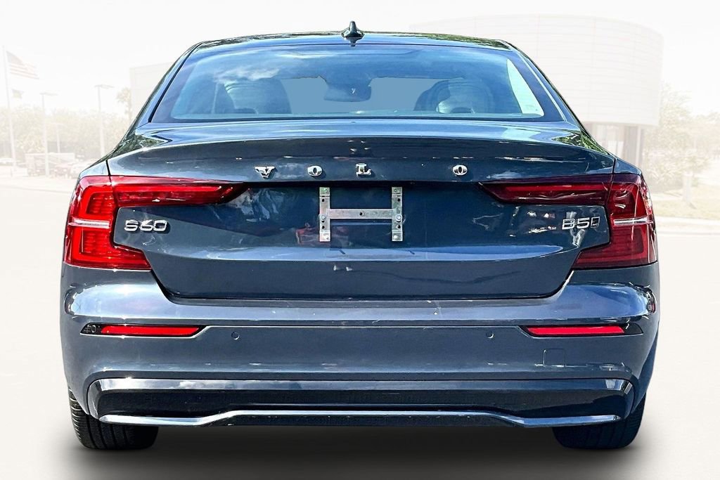 Used 2024 Volvo S60 B5 Core image 5