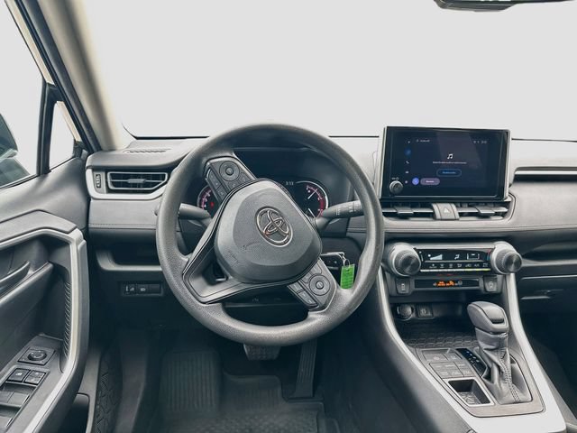 Used 2023 Toyota RAV4 LE AWD/4WD image 11