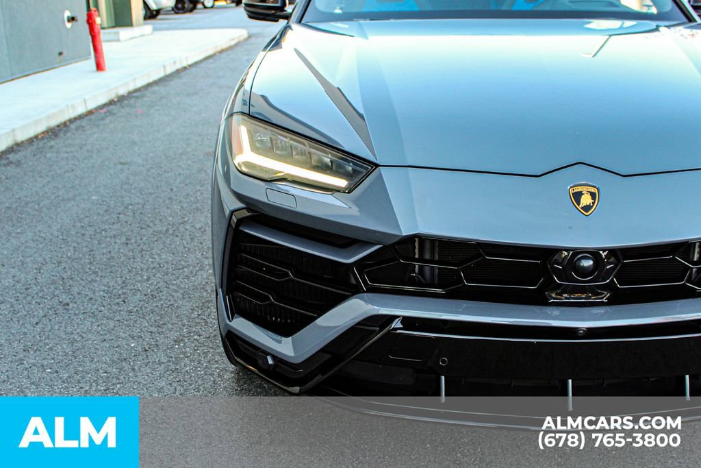 Used 2022 Lamborghini Urus image 11
