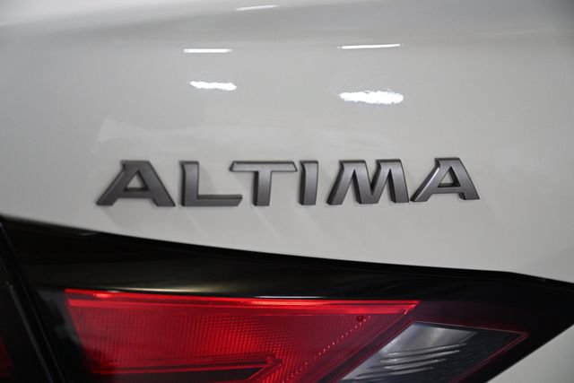 Used 2024 Nissan Altima 2.5 SR FWD image 11