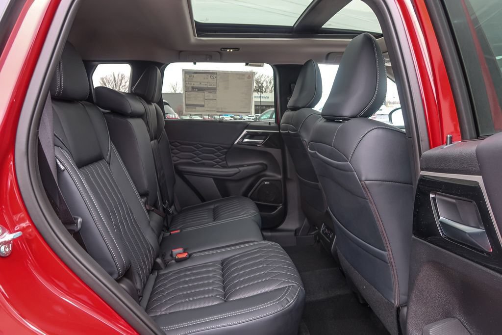 New 2026 Mitsubishi Outlander SEL AWD/4WD image 15