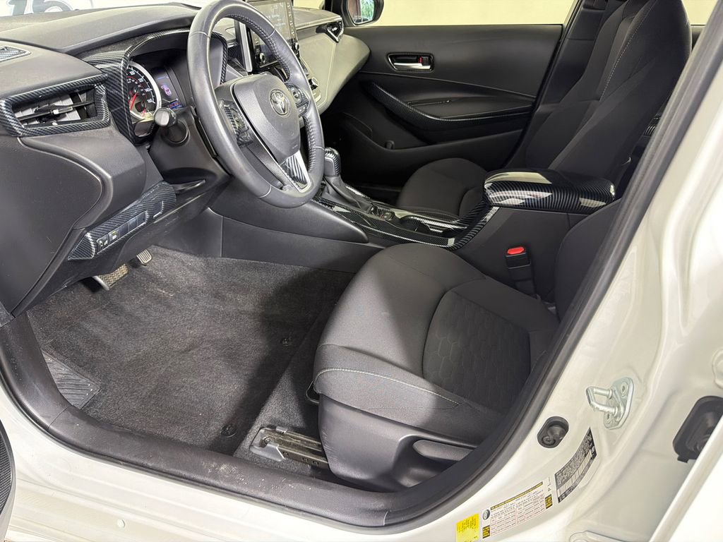 Used 2021 Toyota Corolla SE w/ SE Preferred Package image 9