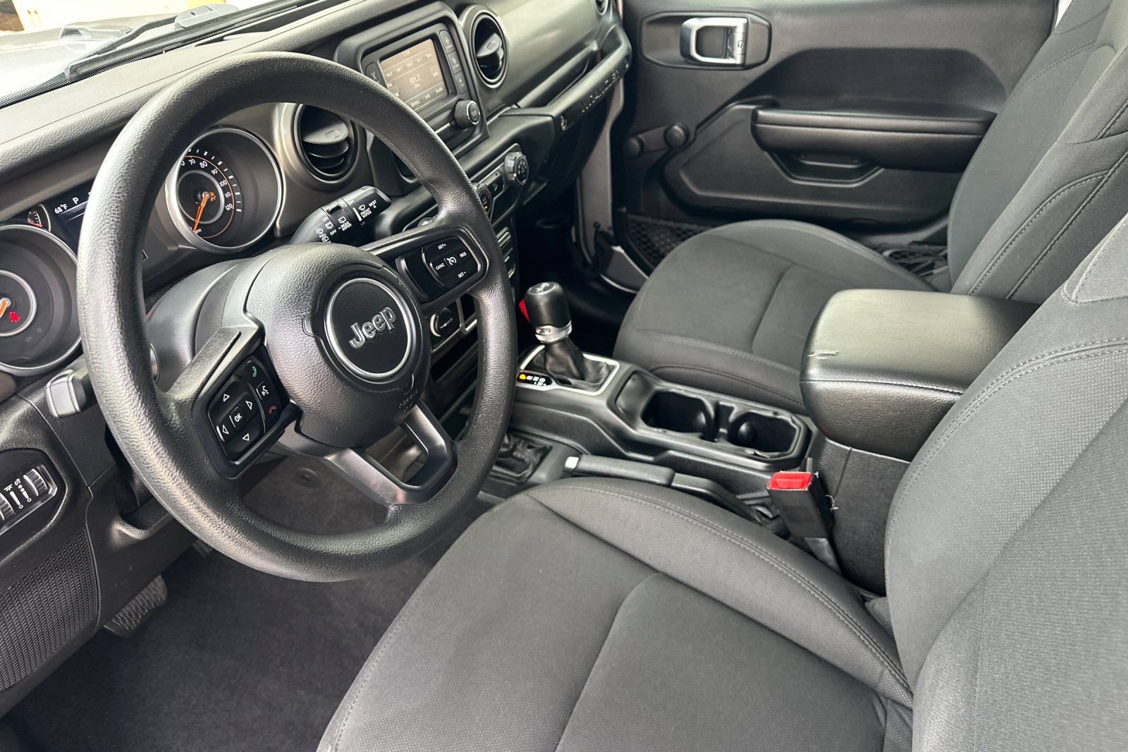 Used 2018 Jeep Wrangler Unlimited Sport AWD/4WD image 10