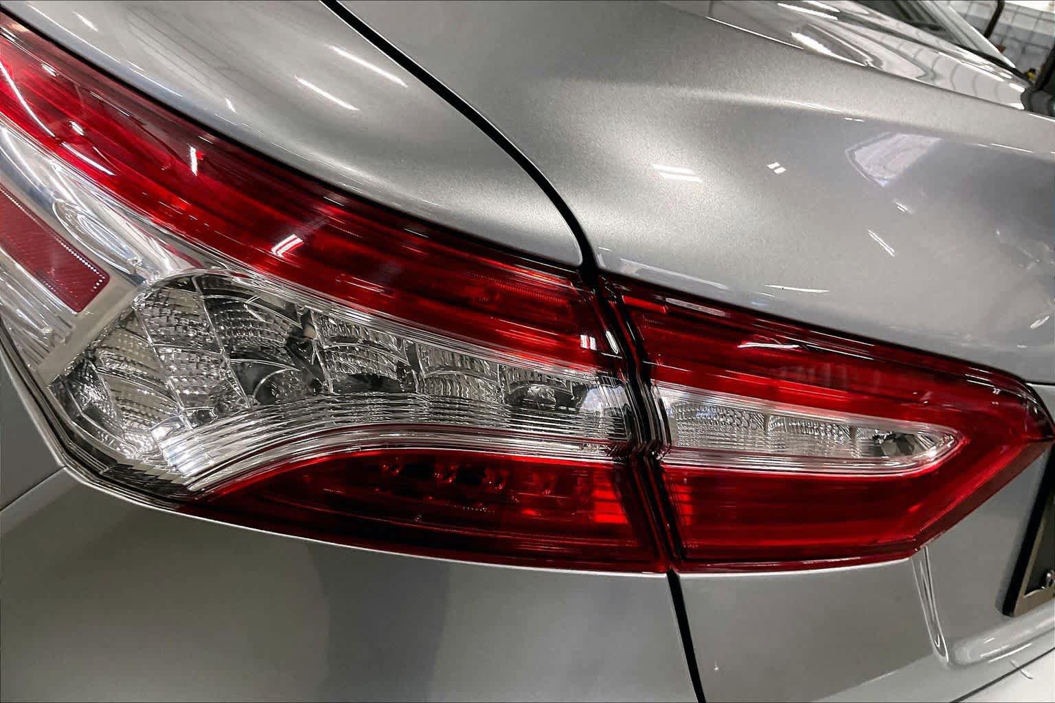Used 2019 Toyota Camry XLE FWD image 29