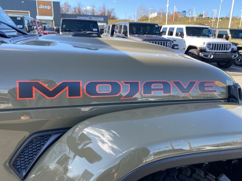 New 2025 Jeep Gladiator Mojave image 10